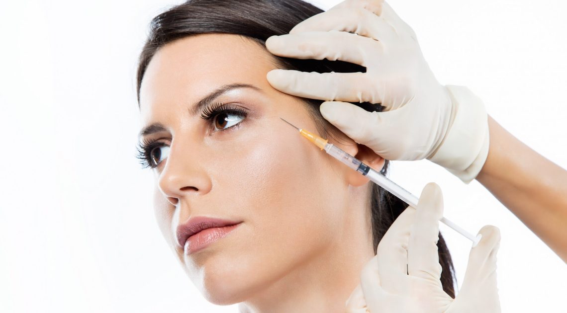 beautiful-young-woman-getting-botox-cosmetic-injection-her-face (2)